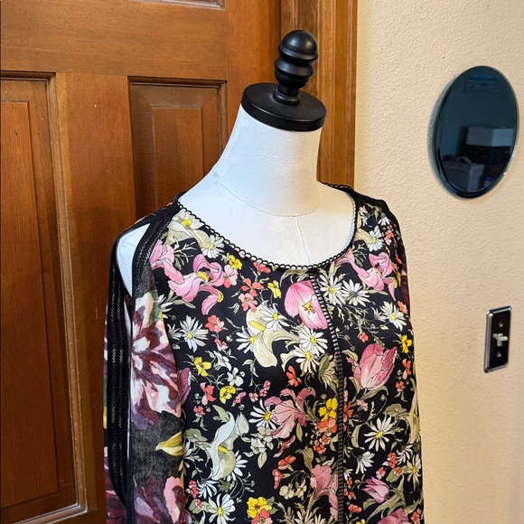 3.1 Phillip Lim Black and Pink Floral Blouse Size 10 - Picture 9 of 9
